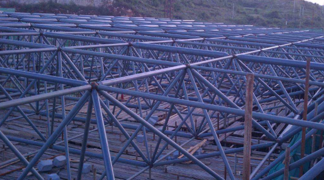 鹤壁概述网架加工中对钢材的质量的过细恳求